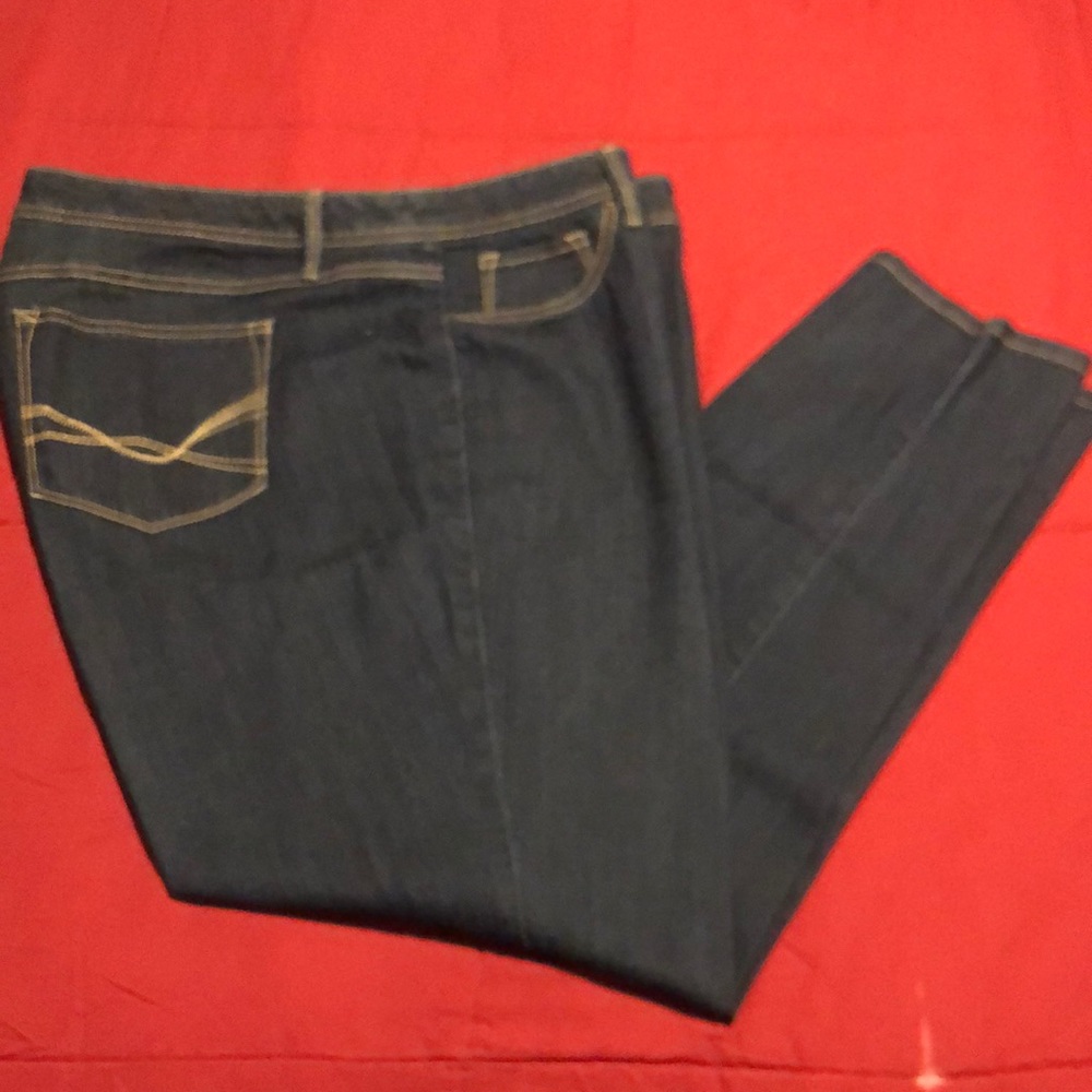 Women signature fit skinny jeans